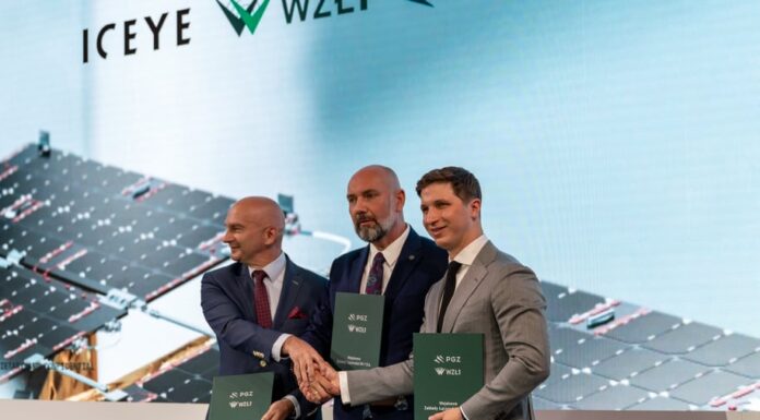 ICEYE, PGZ, and WZŁ-1 Enter Strategic Partnership: Mobile Ground Station for SAR Satellites to Be Built in Poland